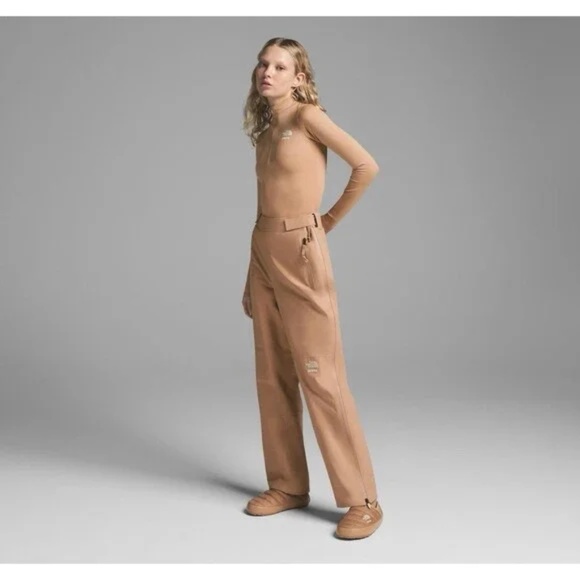 THE NORTH FACE X SKIMS WOVEN SEAM TAPED PANT (size small) OCHRE - Picture 3 of 4